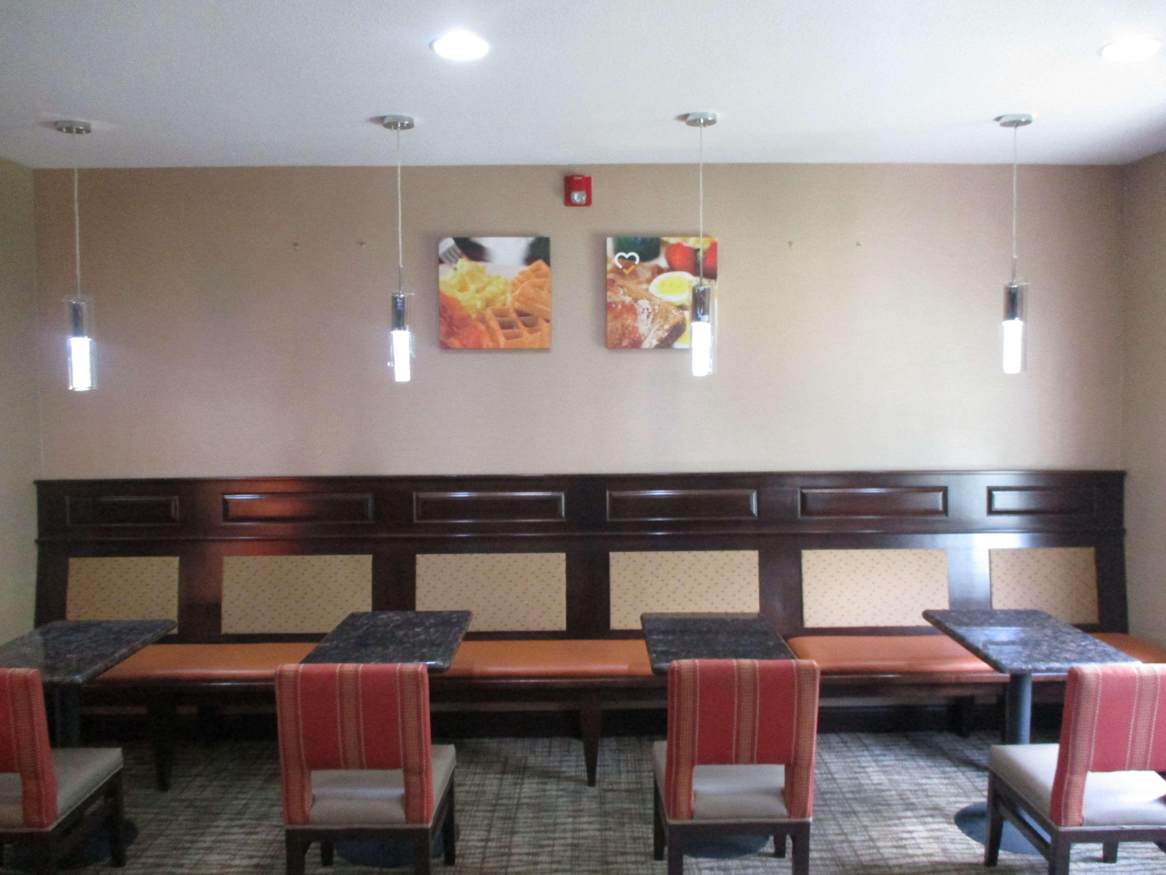 Best Western Emporia Inn Bagian luar foto