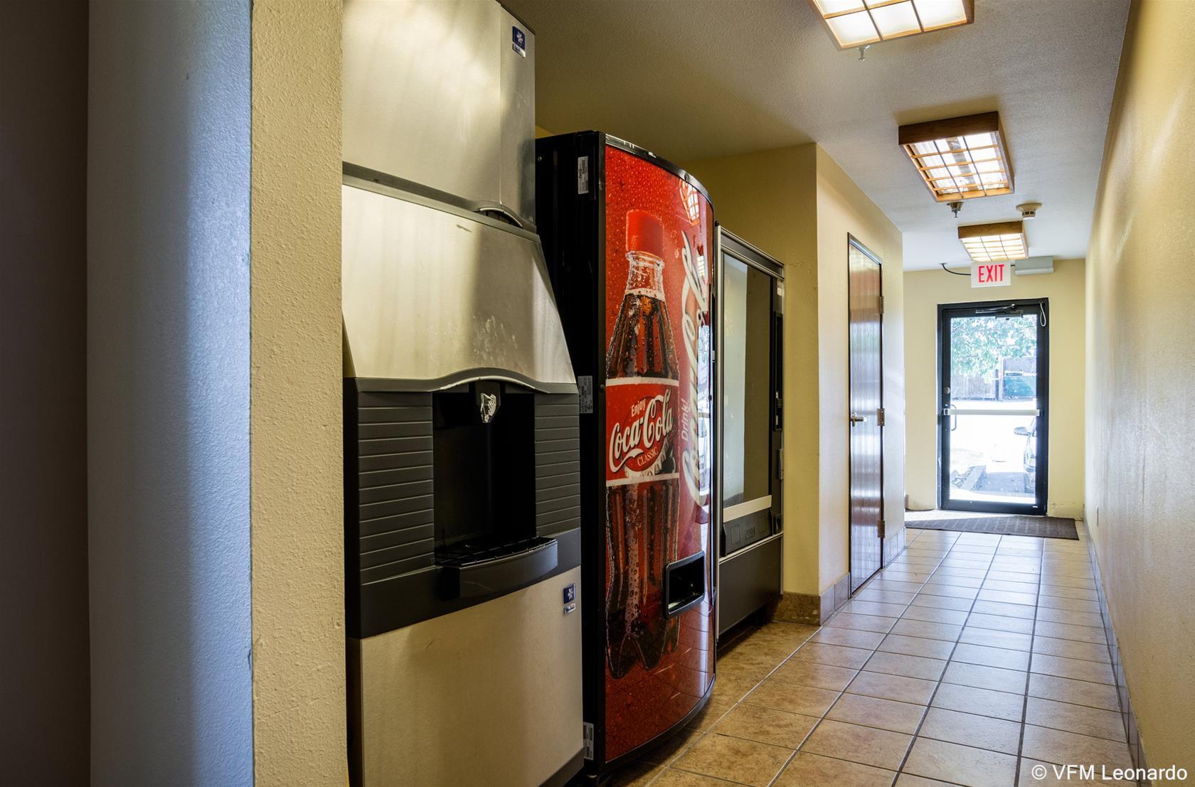Best Western Emporia Inn Bagian luar foto