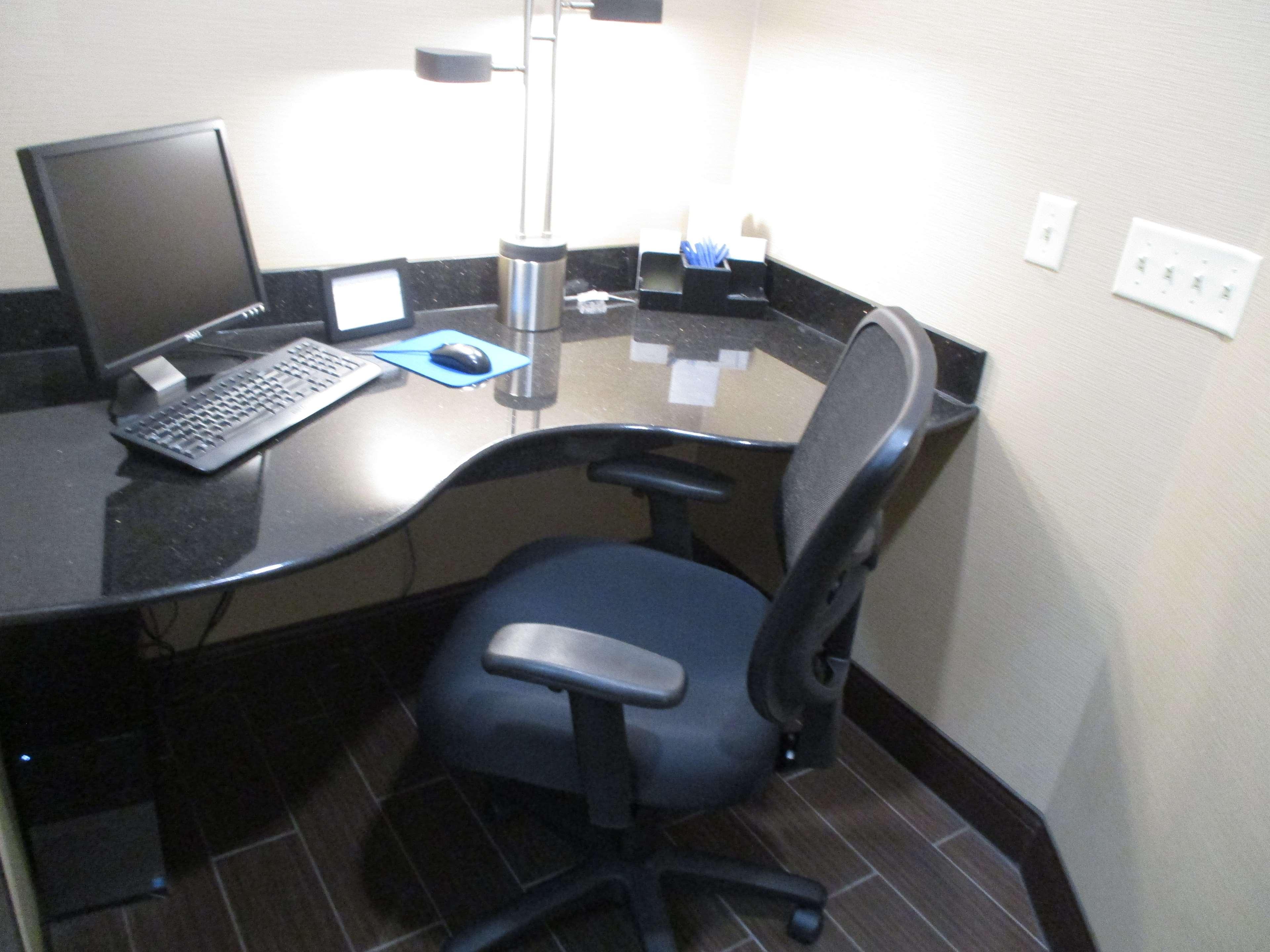 Best Western Emporia Inn Bagian luar foto